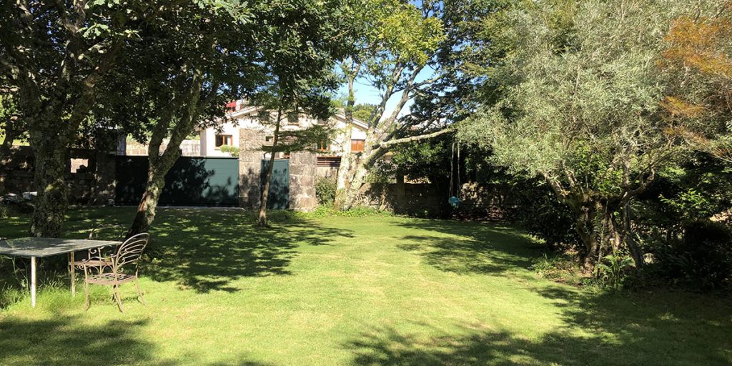 Jardín de la Casa de campo Los Carballos