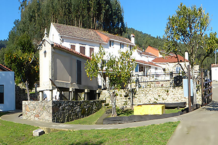 Granja Escuela Corazón de Carballo cerca de Casa Campo Los Carballos
